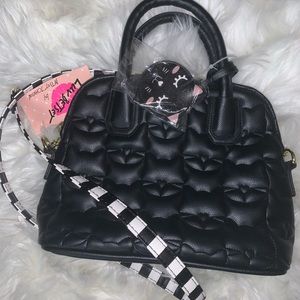 Adorable Betsey Johnson quilted cat Crossbody